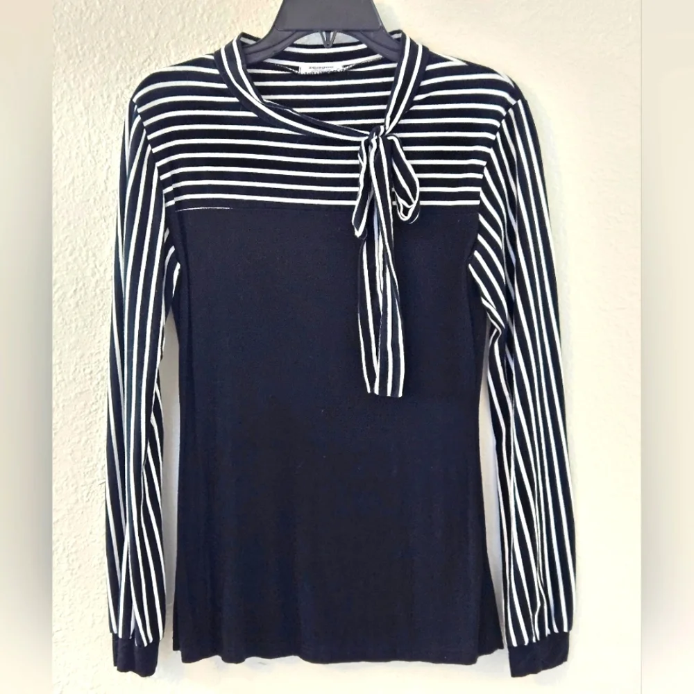 Women's Longsleeve Pullover Black & White Top by Zeagoo. Size M, 100% polyester. - Picture 3 of 10